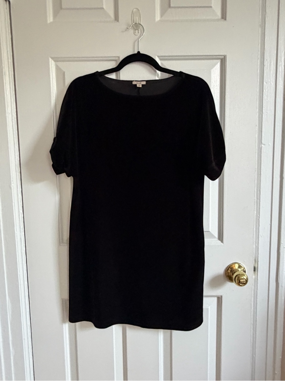 Ecote Black Velvet Women’s Short-Sleeve Shift Dress